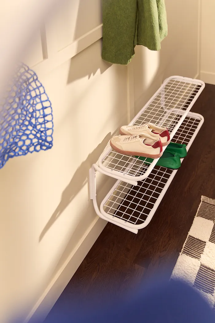 Classic shoe rack