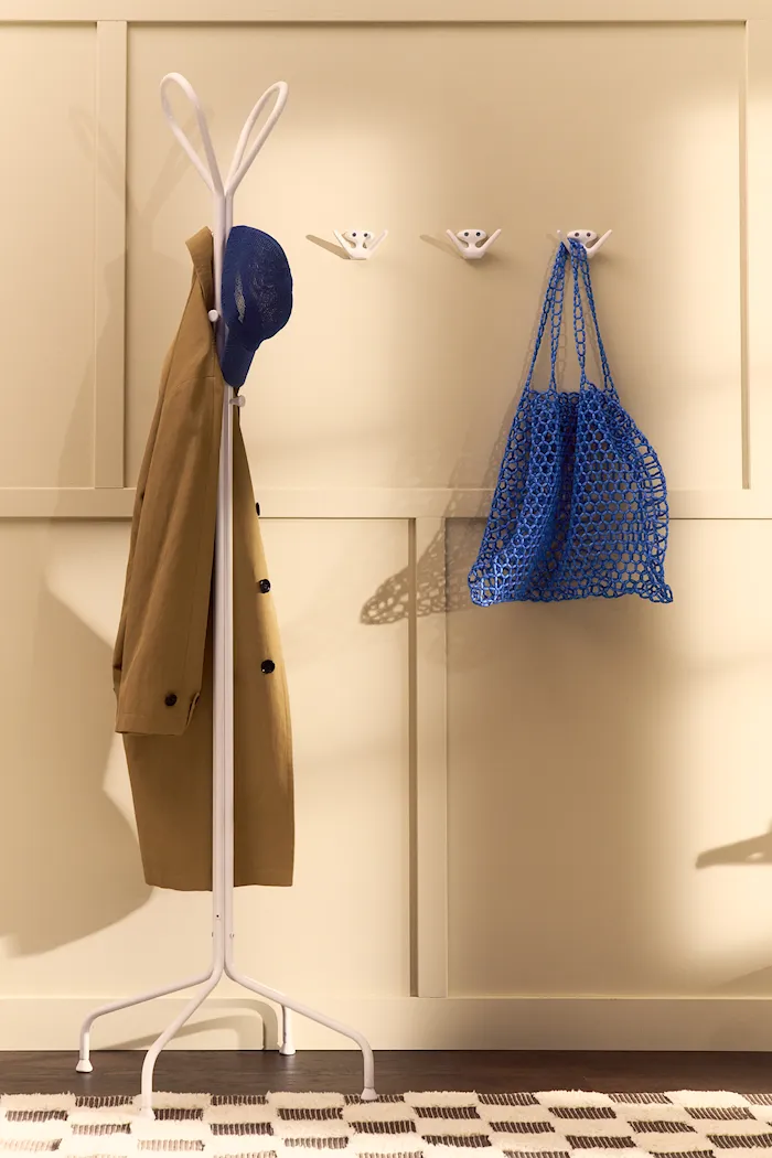 Classic coat stand